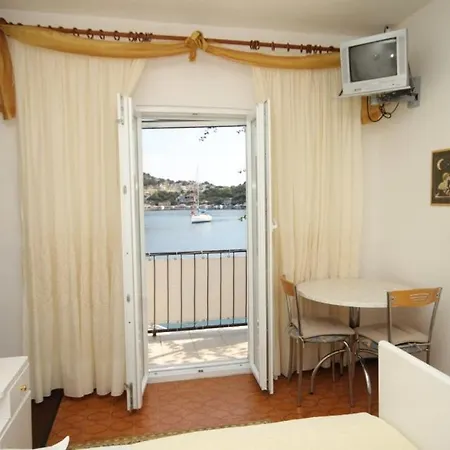 By The Sea Zaklopatica, - 8357 *