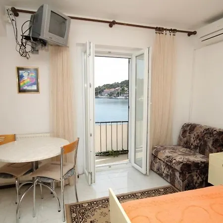 By The Sea Zaklopatica, - 8357 * Lastovo